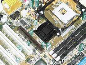 P4S333 Sockel und Chipsatz