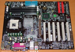 EP-4G4A+ Board Übersicht EP-4G4A+ Board Übersicht