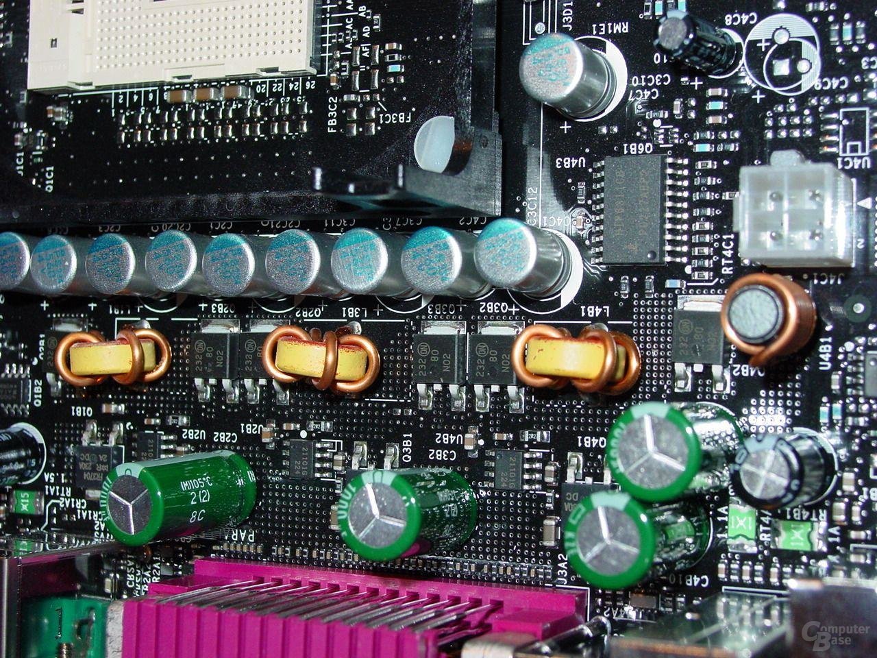 D845PEBT2 - Spannungsregulatoren