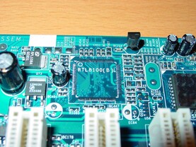 Gigabyte - GA-8SG667 - LAN-Platz Gigabyte - GA-8SG667 - LAN-Platz