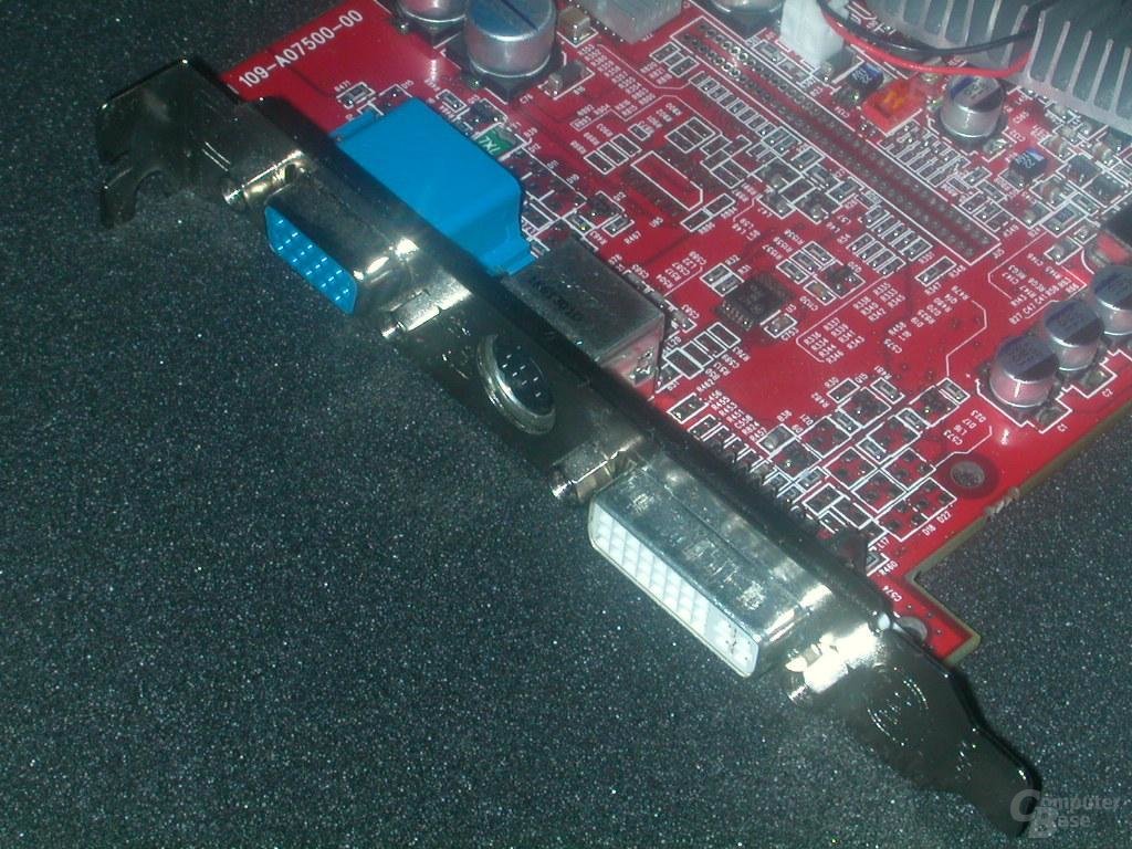 Connect 3D Radeon 9800 Pro 128MB