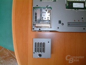 Notebook nebst entnommenem Lüfter Notebook nebst entnommenem Lüfter