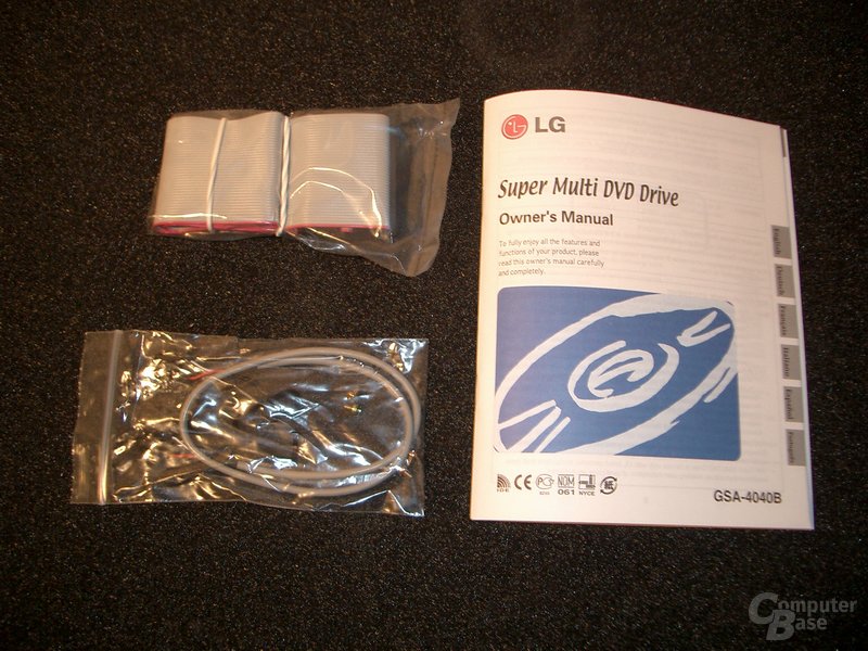 Kabel und Handbuch