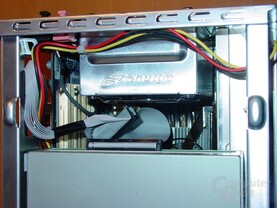 Freiraum im XPC bei montiertem CD-ROM Laufwerk