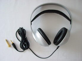 AKG K 101