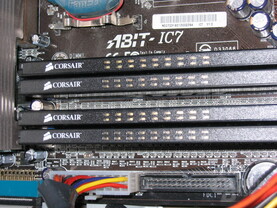 Vier Mal Corsair-Speicher mit LEDs am Start