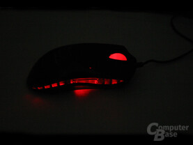 Razer Diamondback im Dunkeln von der Seite