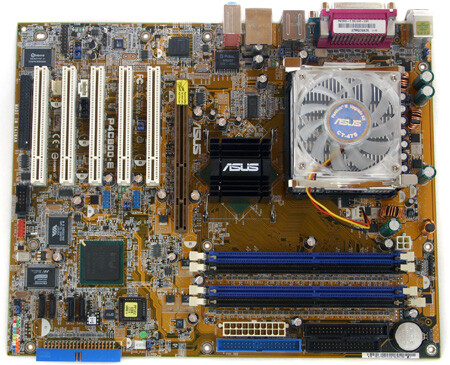 Unsere Testplatine: Das Asus P4C800-E Deluxe mit i875P-Chipsatz