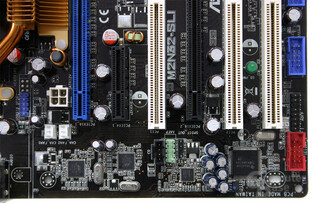 Asus M2N32-SLI Deluxe