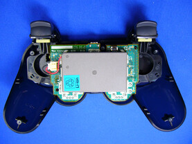 PlayStation 3: Blick ins Innere: Sixaxis Controller | Quelle: http://pc.watch.impress.co.jp
