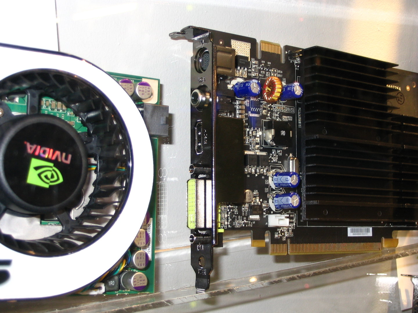 XFX GeForce 7600 GS HDMI