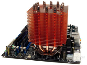 Montage aus Platzgründen fast nur bei ausgebautem Mainboard möglich