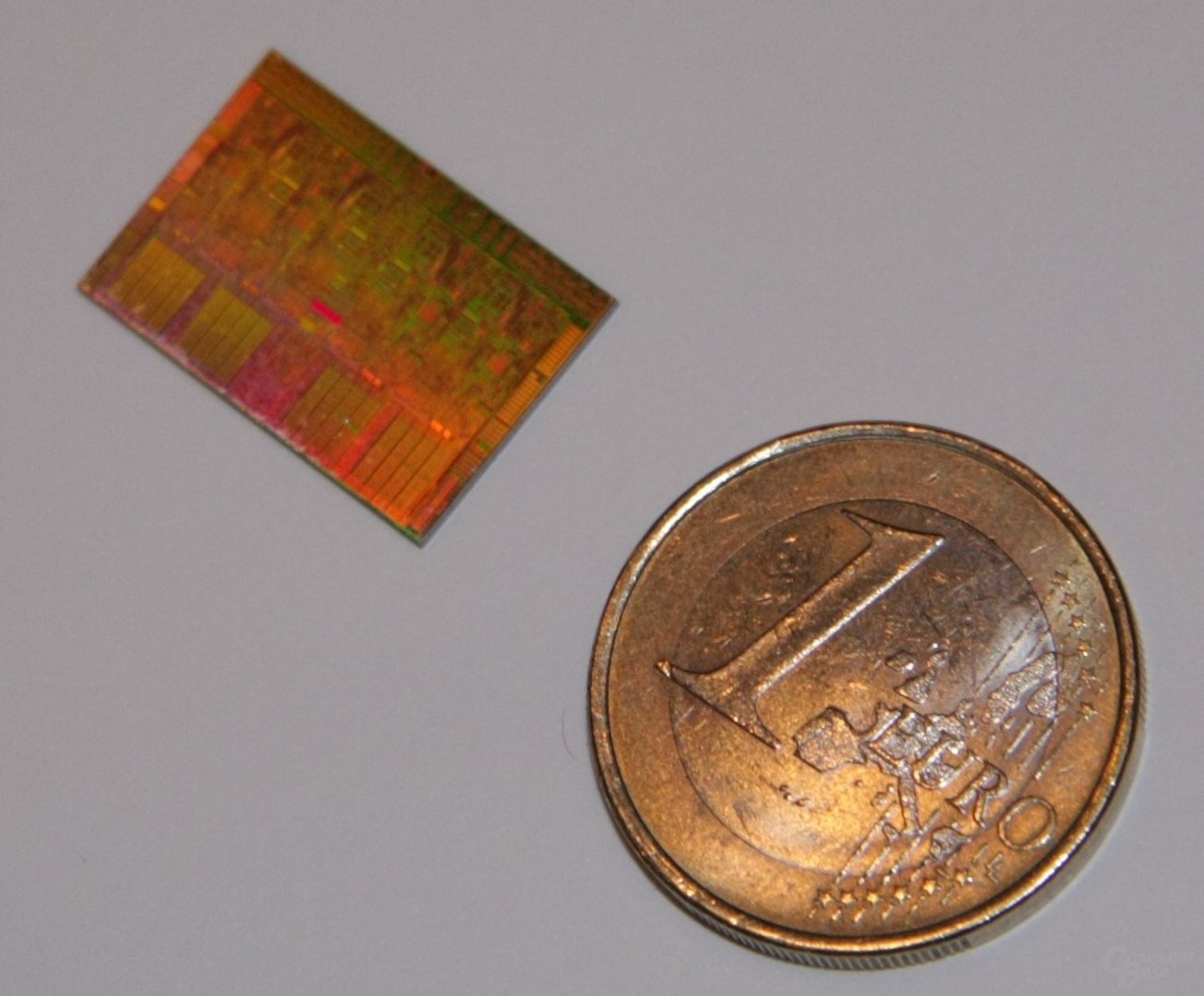 Intel Nehalem Die-Shot
