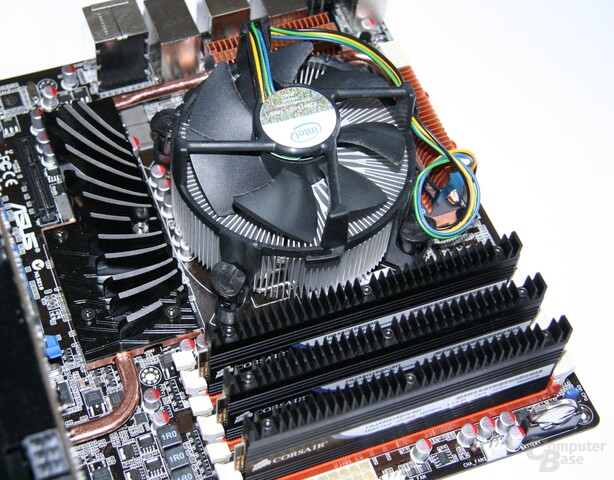 Core i7-965 XE mit Corsair-Speicher und Boxed-Lüfter
