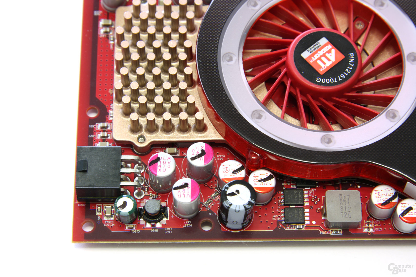 Radeon HD 4830 Stromanschluss