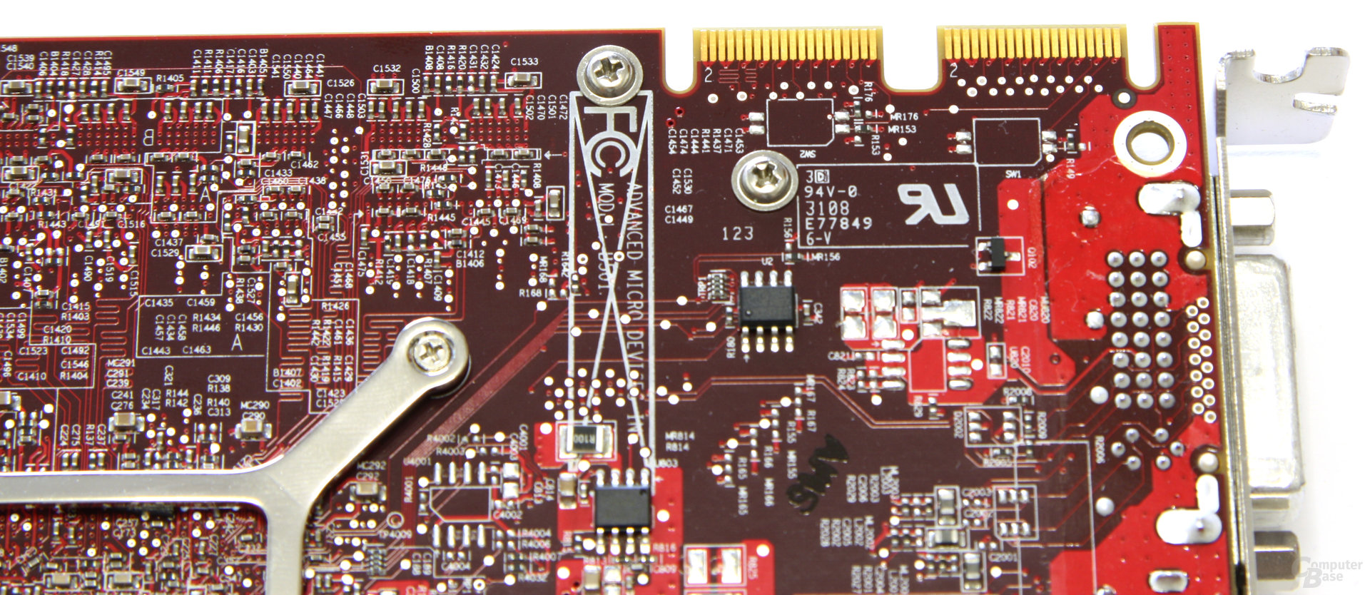 Radeon HD 4830 CF-Anschluss