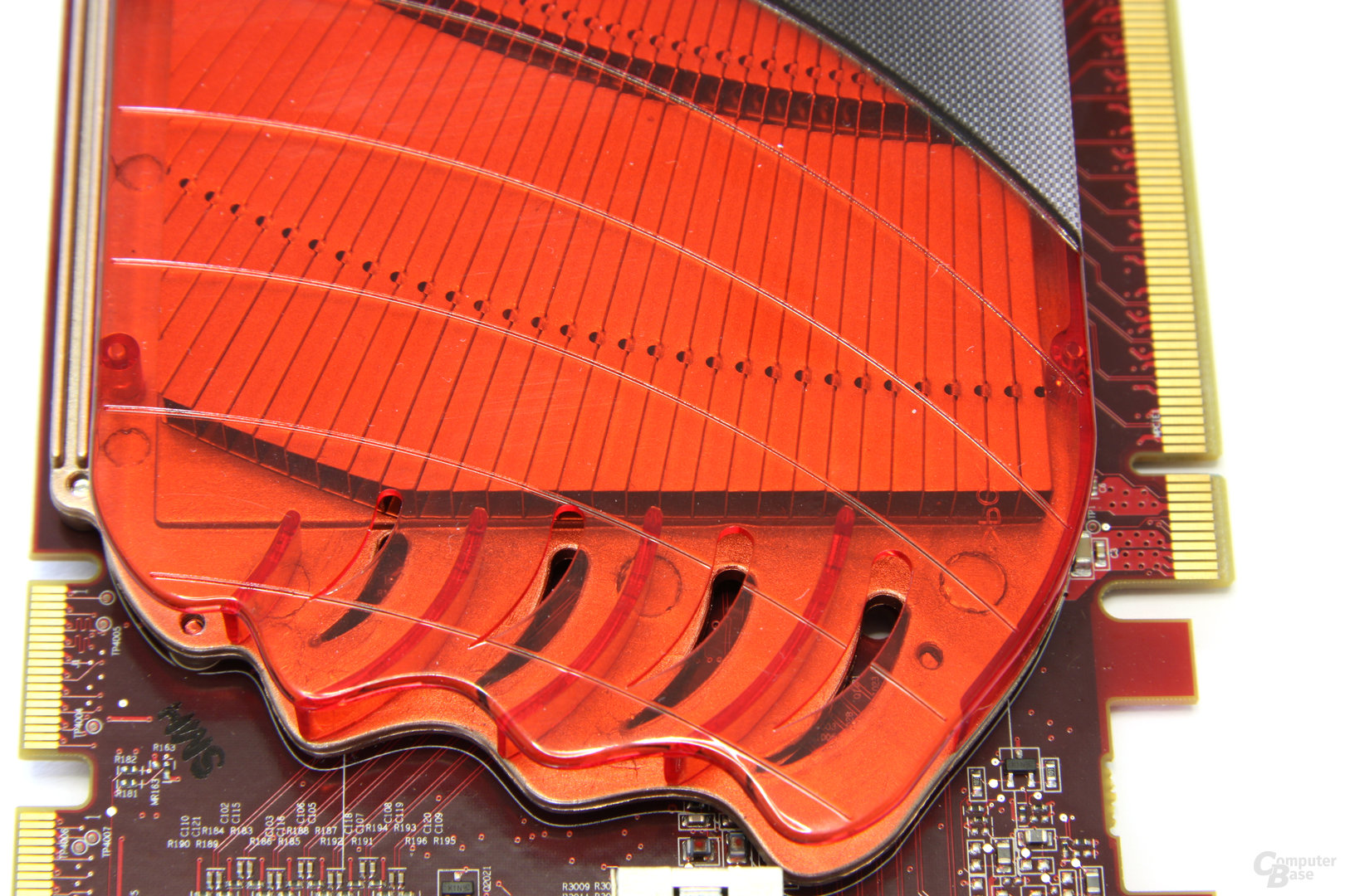 Radeon HD 4830 Kühlerdetails