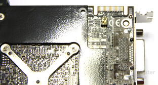 HD 4870 X2 Atomic CF-Anschluss
