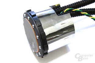 HD 4870 X2 Atomic Pumpe Seitenansicht