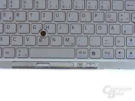 Trackpoint und Zusatztasten an der Unterseite