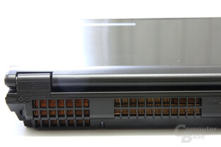 Schenker XMG7 Lüftungsschlitze Schenker XMG7 Lüftungsschlitze