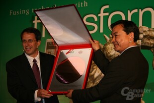 Wafer mit 40-nm-Chips für DirectX-11-Grafikkarten