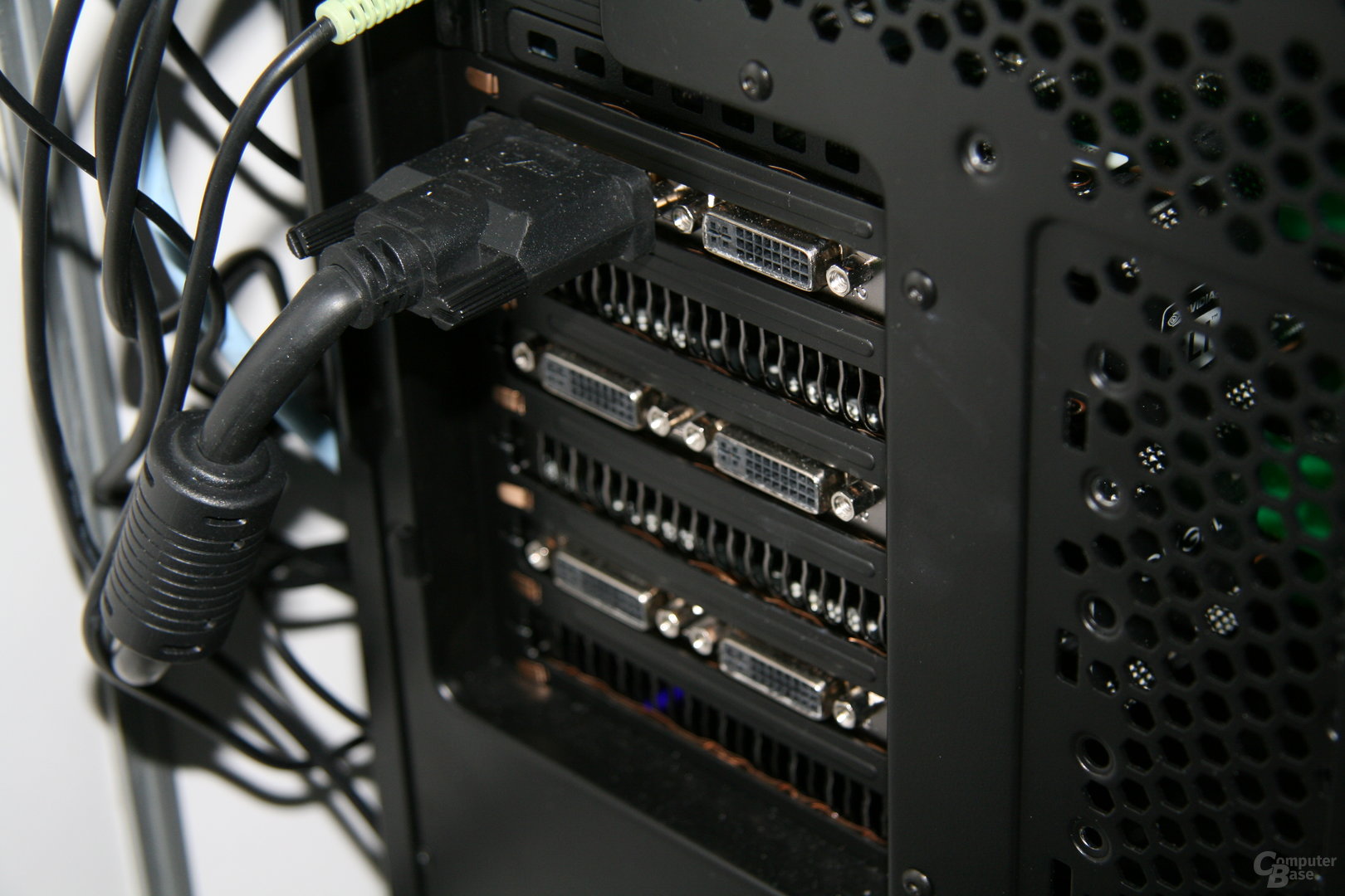 Lauffähige Nvidia GeForce GF100 Fermi
