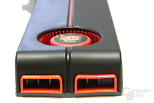 Radeon HD 5830 von hinten