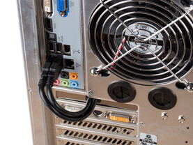 Lian Li PC-A77F – Kabelführung für USB 3.0 Lian Li PC-A77F – Kabelführung für USB 3.0