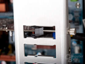 Lian Li PC-A77F – Steckkartenbefestigung Lian Li PC-A77F – Steckkartenbefestigung