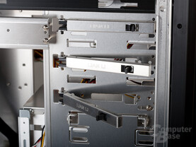 Lian Li PC-A77F – Laufwerksbefestigung Lian Li PC-A77F – Laufwerksbefestigung
