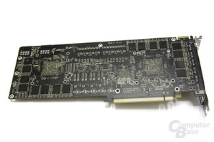 Radeon HD 5970 Black LE Rückseite ohne Kühler Radeon HD 5970 Black LE Rückseite ohne Kühler