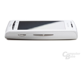 Xperia X8 von rechts