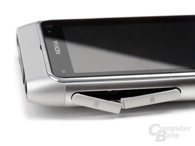 Nokia N8-00: Seitenansicht