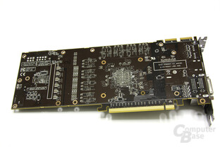 Radeon HD 6970 Rückseite ohne Kühlung