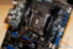 X68-Board mit Sockel R (LGA 2011)