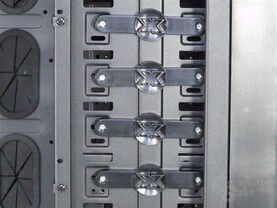 Xigmatek Elysium – 5,25“-Befestigung