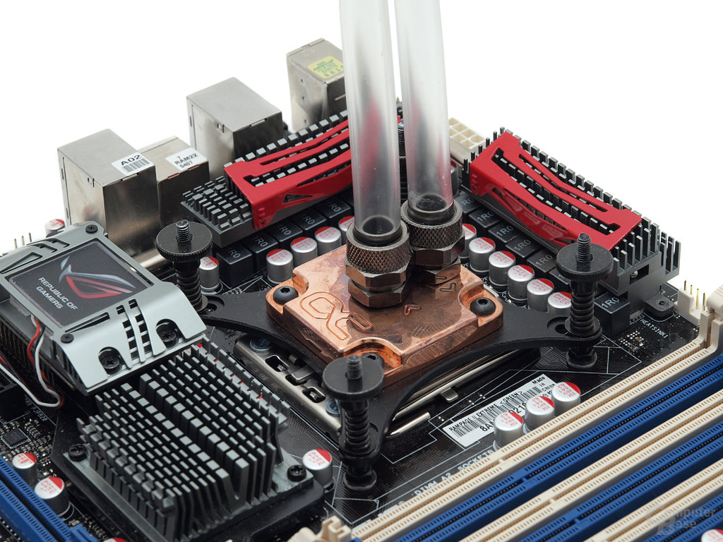 Montiert: Alphacool HF 14 Yellowstone Cu