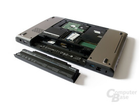 Dell Vostro 3555: Unterseite mit Festplatte, RAM und Akku