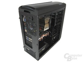 BitFenix Raider - Innenraum mit Hardware
