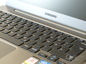 Samsung 530U3B: Tastatur