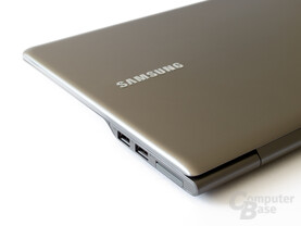 Samsung 530U3B: Anschlüsse rechts