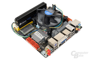 Zotac H55ITX-C-E mit Intel Core i5-661 und Boxed-Kühler Zotac H55ITX-C-E mit Intel Core i5-661 und Boxed-Kühler