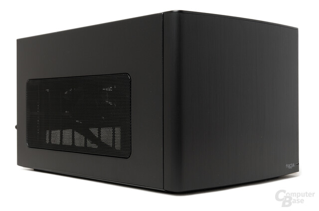 Fractal Design Node 304 – Linke Seitenansicht