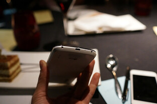 Google Nexus 4 in Weiß