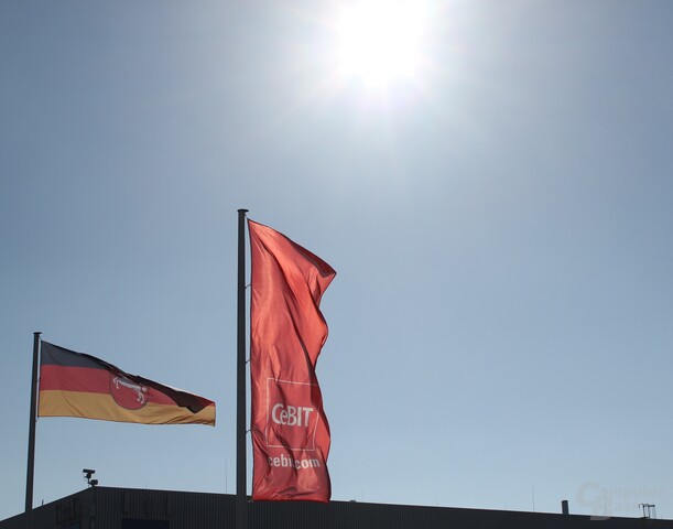 CeBIT 2013 - bei strahlend blauem Himmel