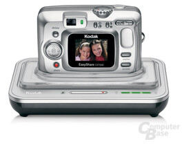 Kodak EasyShare CX7330 mit EasyShare Kamerastationen