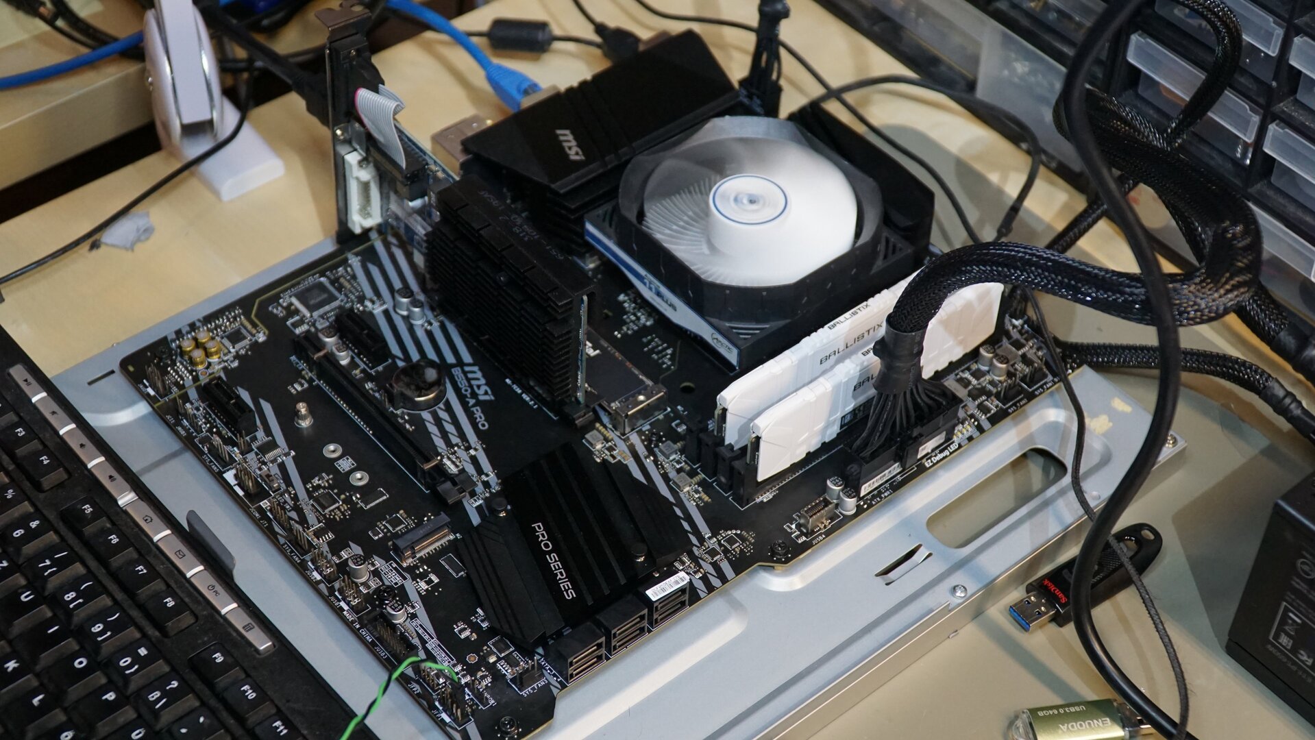 Hardware bei der Reinigung und Erprobung