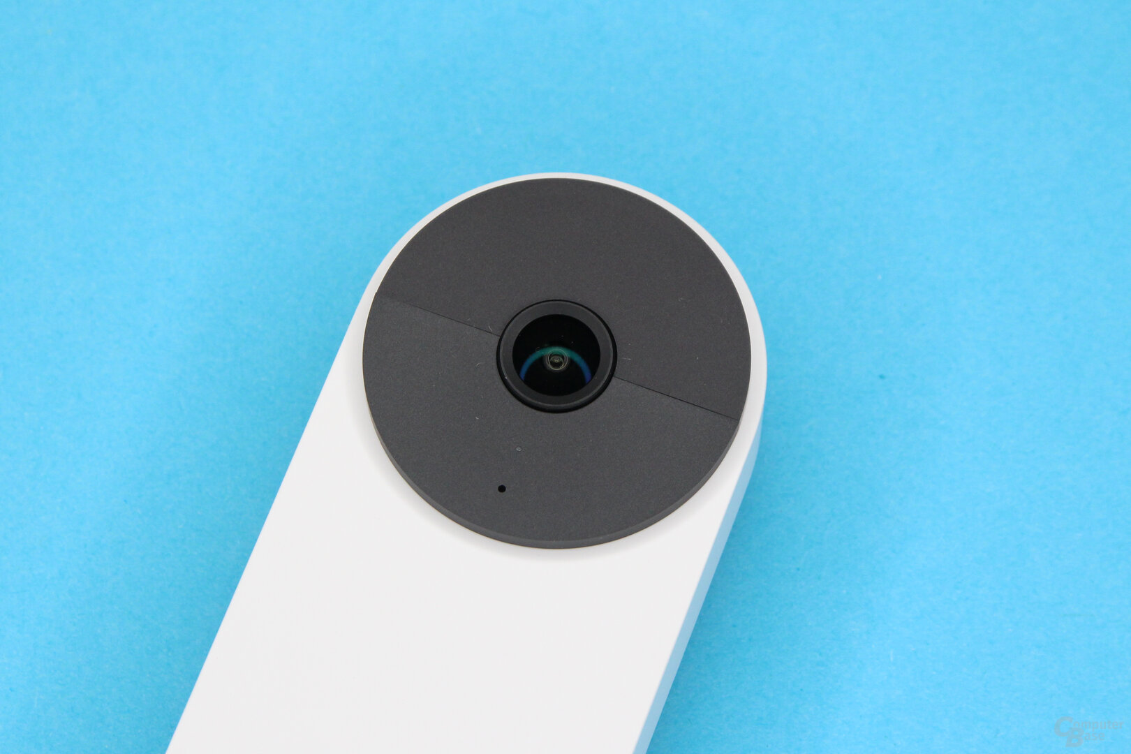 Google Nest Doorbell: Objektiv mit zwei IR-LEDs