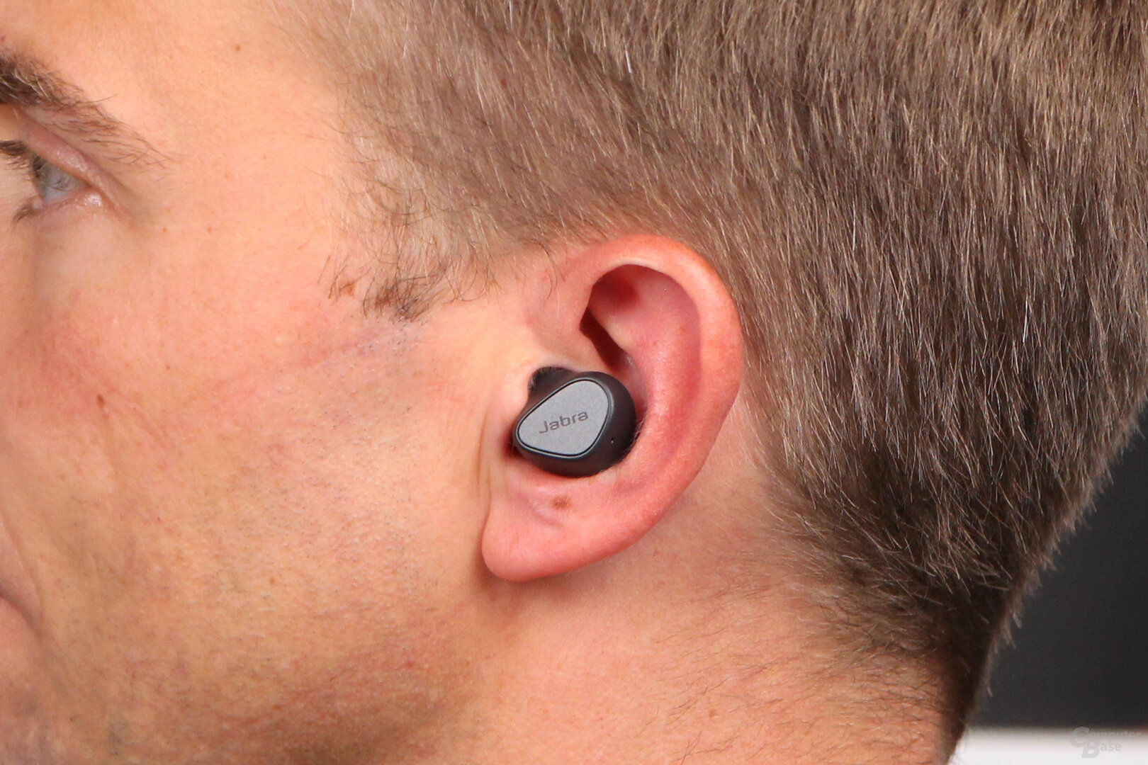 Jabra Elite 3 im Ohr